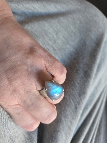 Large pear shaped - large, labradorite