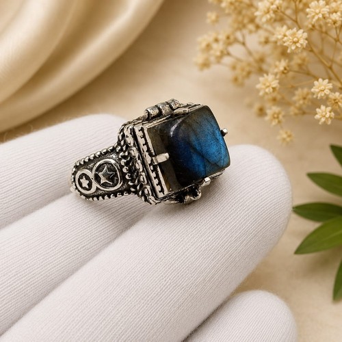 Blue fire labradorite - fire, poison